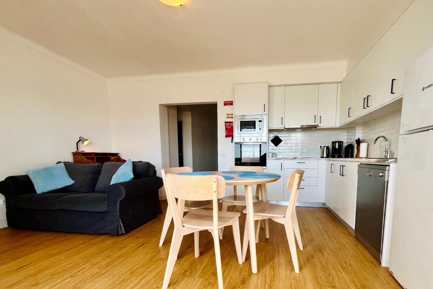Apartamento Luciana - Beachside, Balcony, Sunset View Ferrel  Bagian luar foto
