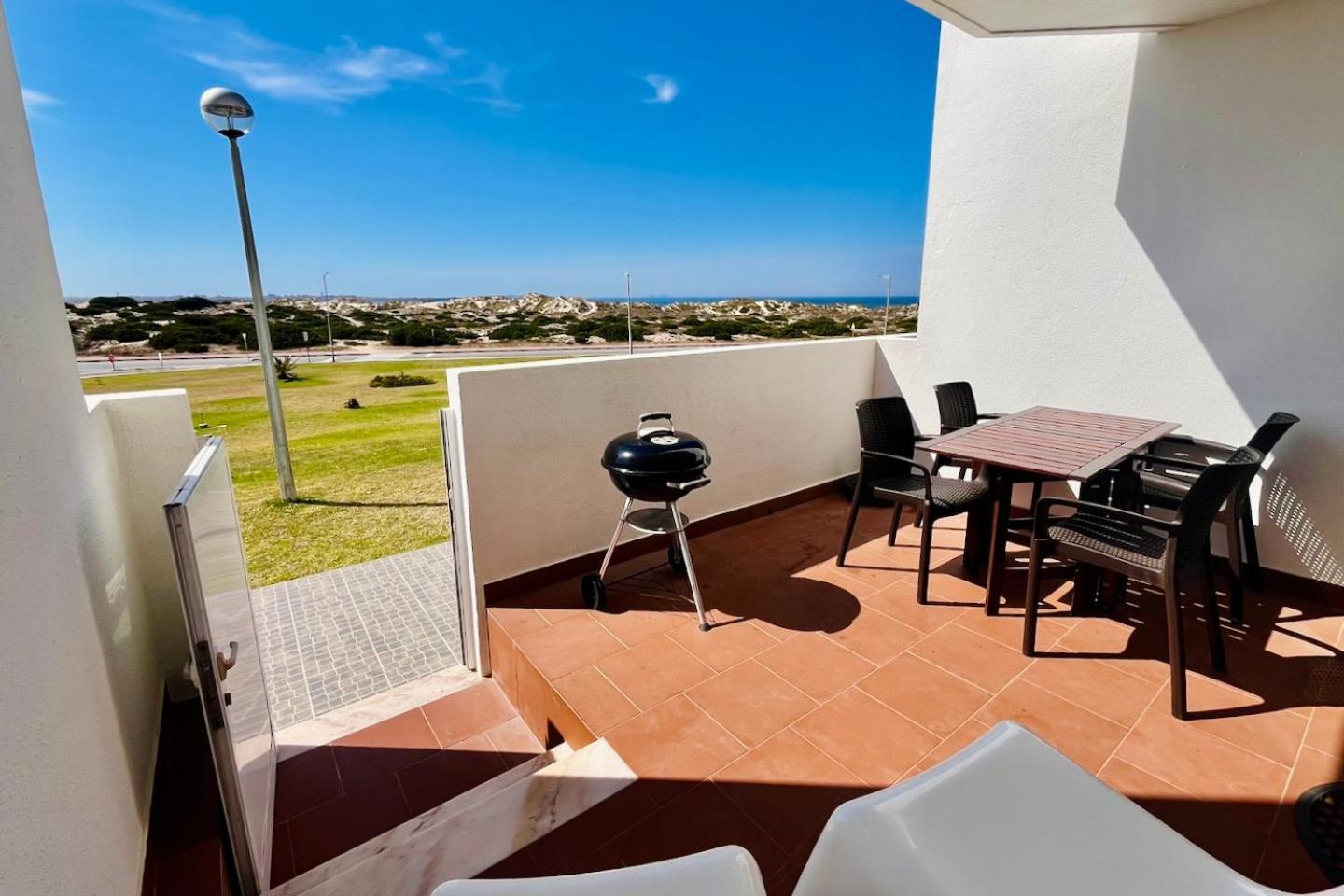 Apartamento Luciana - Beachside, Balcony, Sunset View Ferrel  Bagian luar foto