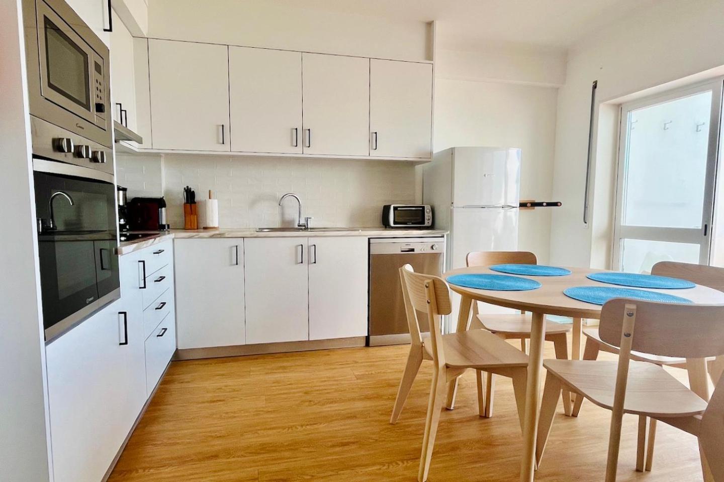 Apartamento Luciana - Beachside, Balcony, Sunset View Ferrel  Bagian luar foto